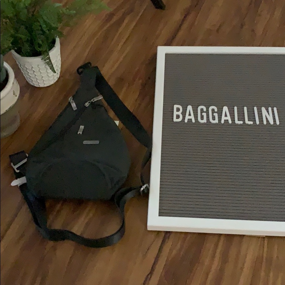 Women’s Baggallini Bag